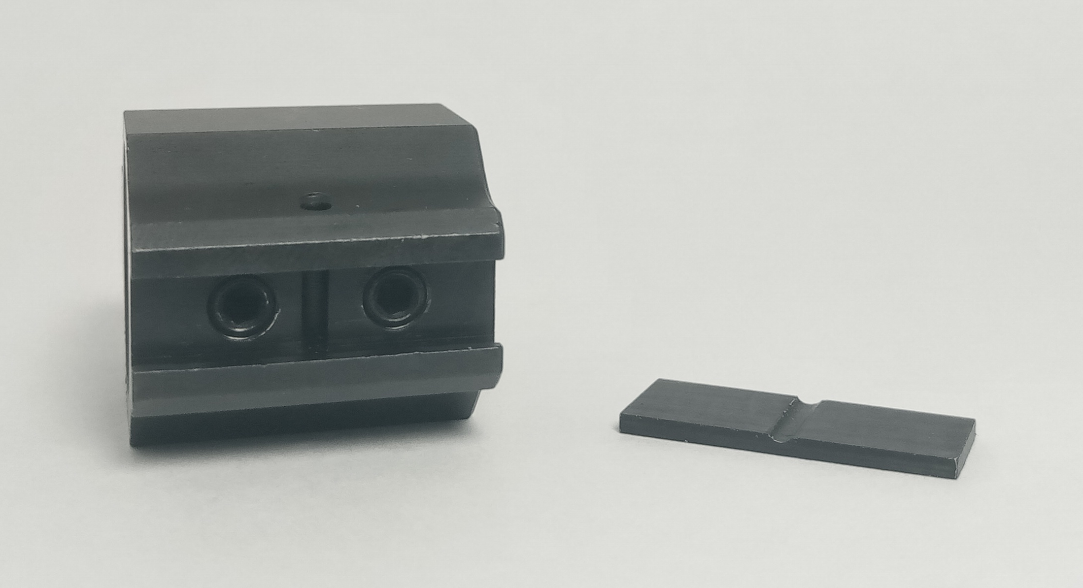 Axial Arms Pinned Tab Gas Block